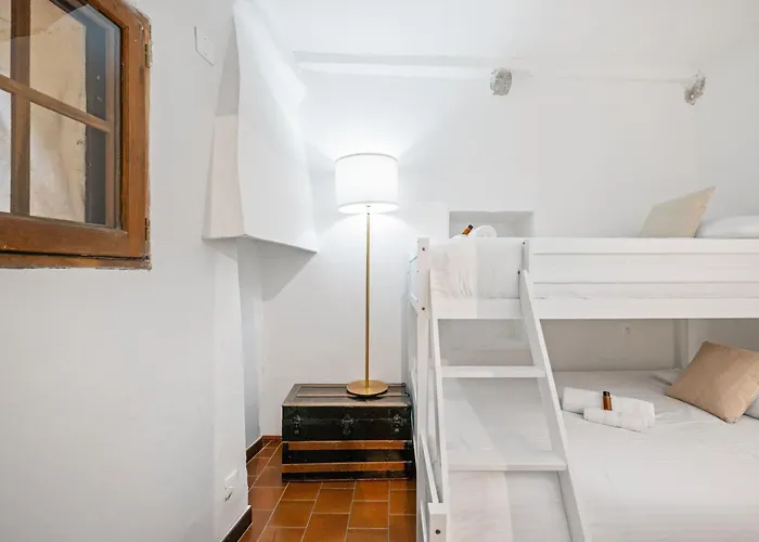 Chateau D'azur Vue Vieille مينتون