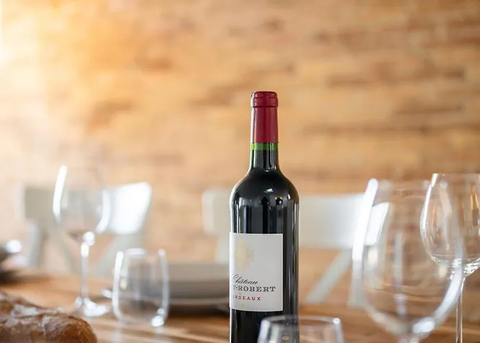 Chateau D'azur Vue Vieille مينتون