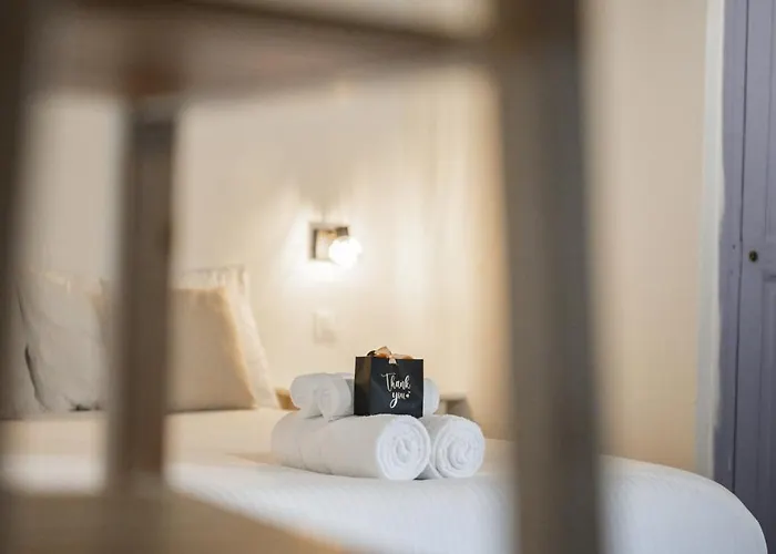 Chateau D'azur Vue Vieille مينتون